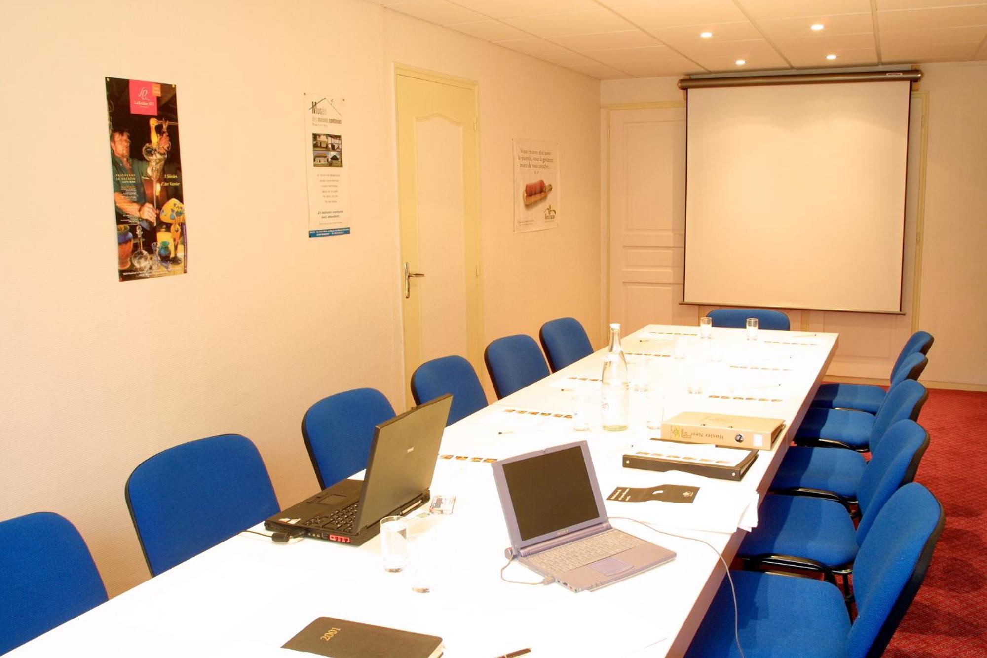 Logis Hotel Calisola Besancon - Soiree Etape Chalezeule Ngoại thất bức ảnh