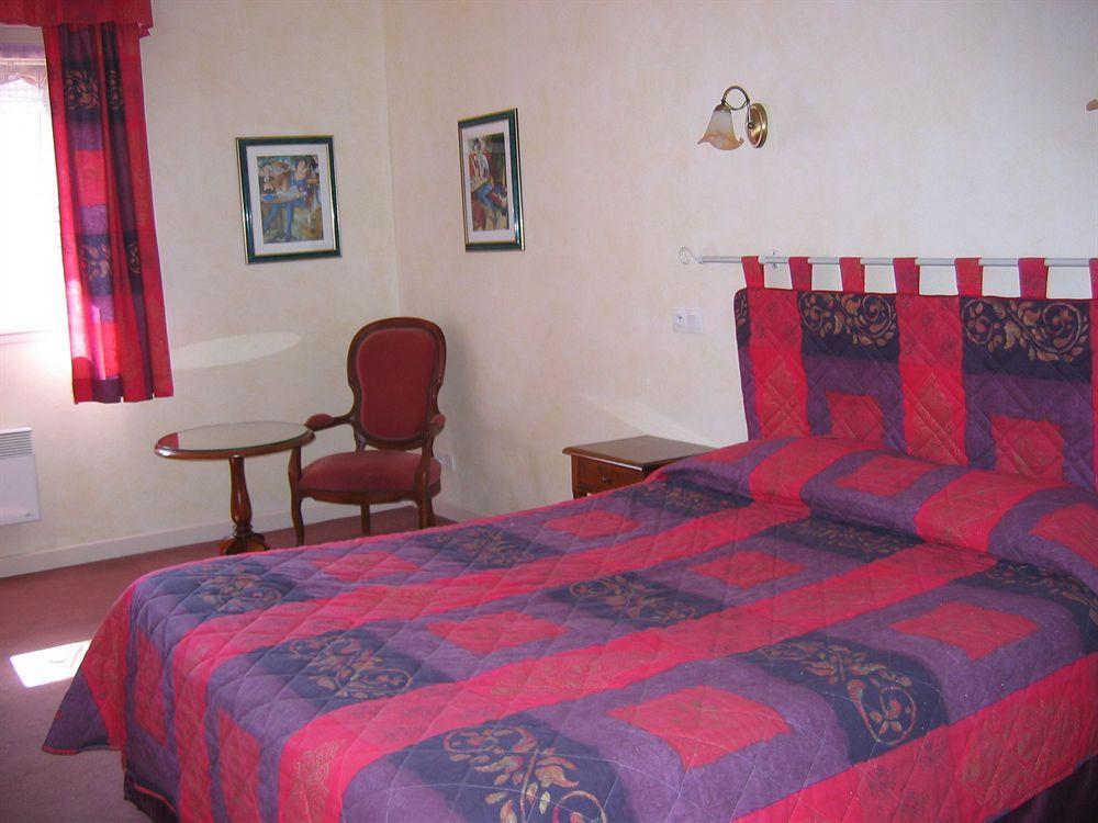 Logis Hotel Calisola Besancon - Soiree Etape Chalezeule Ngoại thất bức ảnh