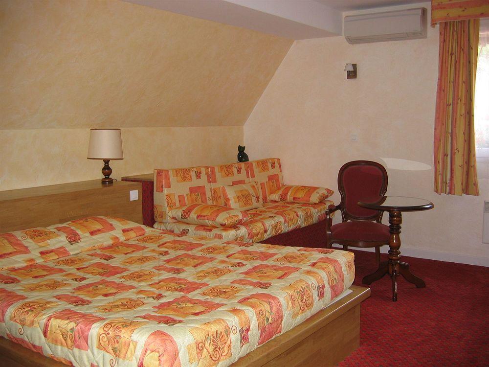 Logis Hotel Calisola Besancon - Soiree Etape Chalezeule Ngoại thất bức ảnh