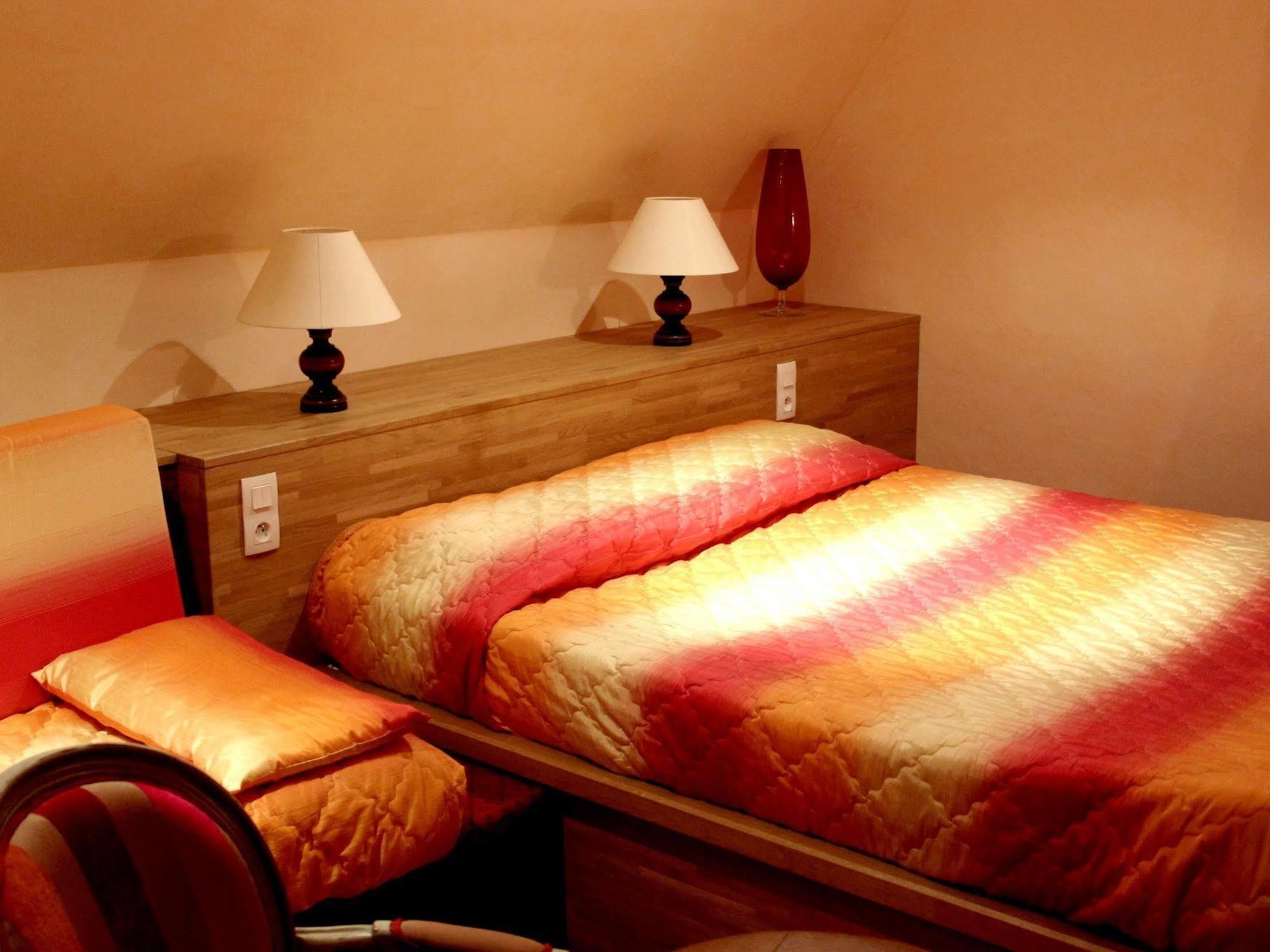 Logis Hotel Calisola Besancon - Soiree Etape Chalezeule Ngoại thất bức ảnh