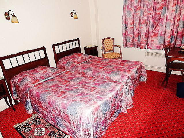 Logis Hotel Calisola Besancon - Soiree Etape Chalezeule Ngoại thất bức ảnh