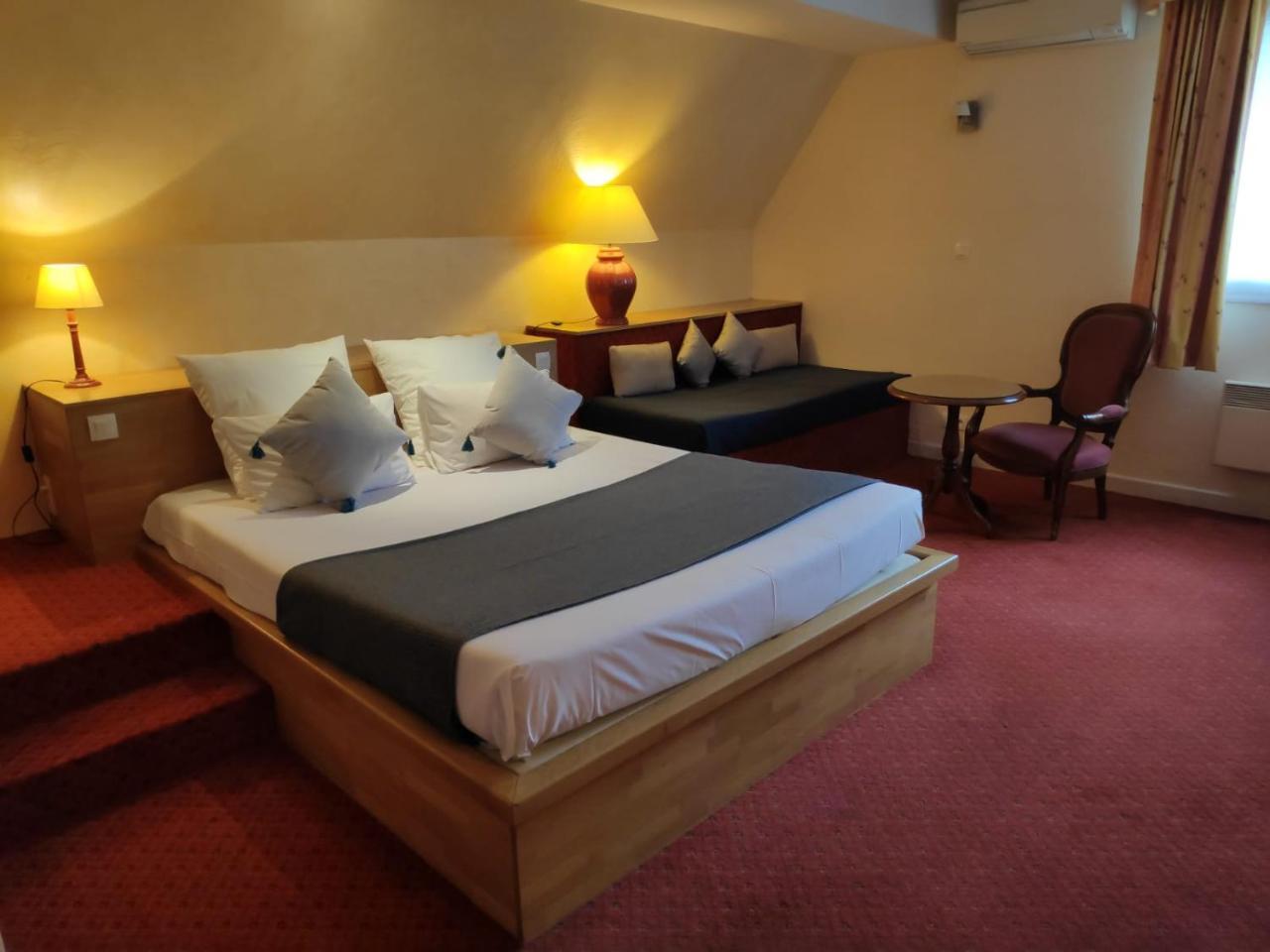 Logis Hotel Calisola Besancon - Soiree Etape Chalezeule Ngoại thất bức ảnh