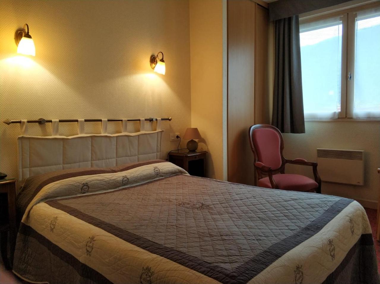 Logis Hotel Calisola Besancon - Soiree Etape Chalezeule Ngoại thất bức ảnh