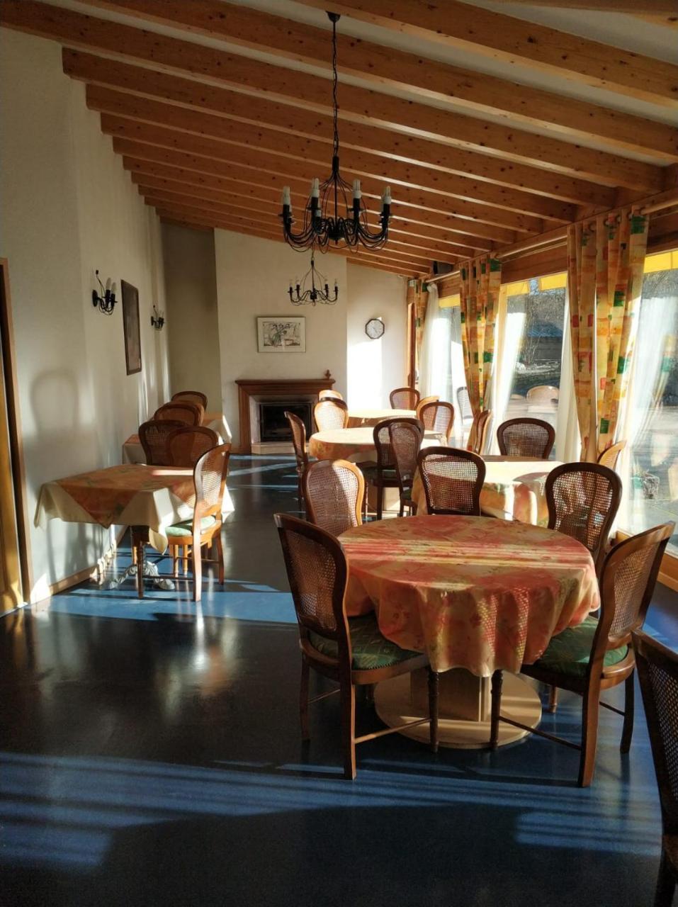 Logis Hotel Calisola Besancon - Soiree Etape Chalezeule Ngoại thất bức ảnh