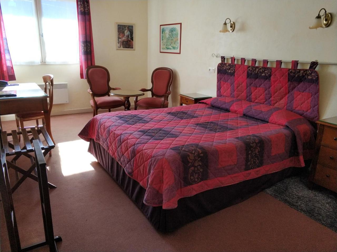 Logis Hotel Calisola Besancon - Soiree Etape Chalezeule Ngoại thất bức ảnh