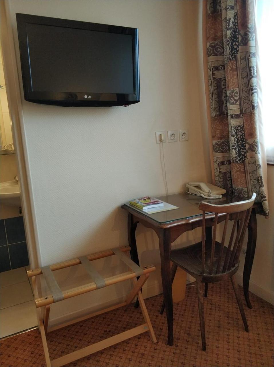 Logis Hotel Calisola Besancon - Soiree Etape Chalezeule Ngoại thất bức ảnh