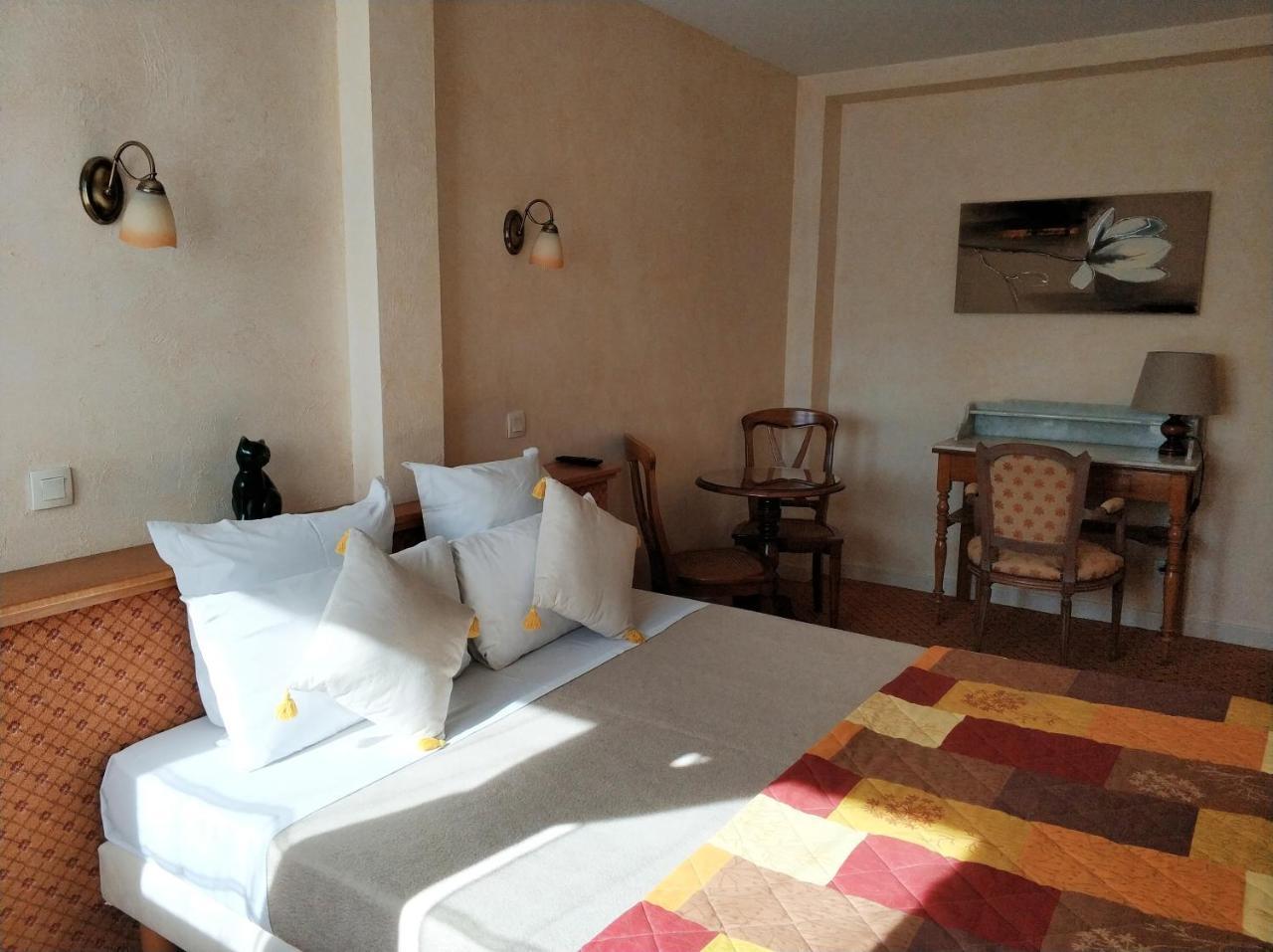 Logis Hotel Calisola Besancon - Soiree Etape Chalezeule Ngoại thất bức ảnh